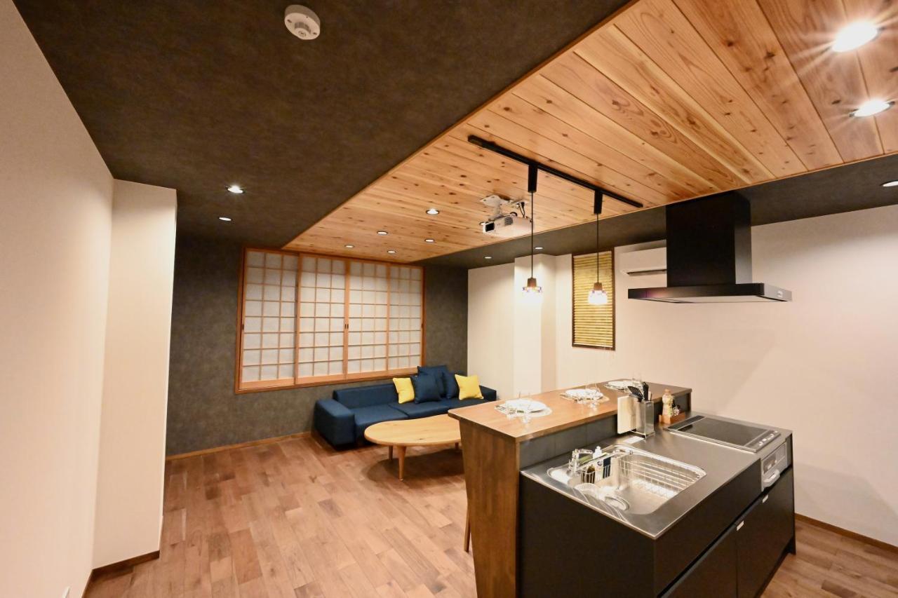 Manabi-Stay Takayama Sakura 提携駐車場利用可 古い町並みまで徒歩1分 最大9名宿泊可能な一等地で人工温泉を楽しむ Exteriér fotografie