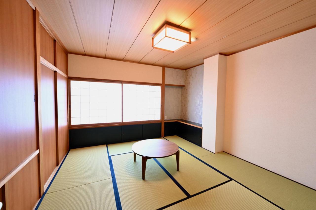 Manabi-Stay Takayama Sakura 提携駐車場利用可 古い町並みまで徒歩1分 最大9名宿泊可能な一等地で人工温泉を楽しむ Exteriér fotografie