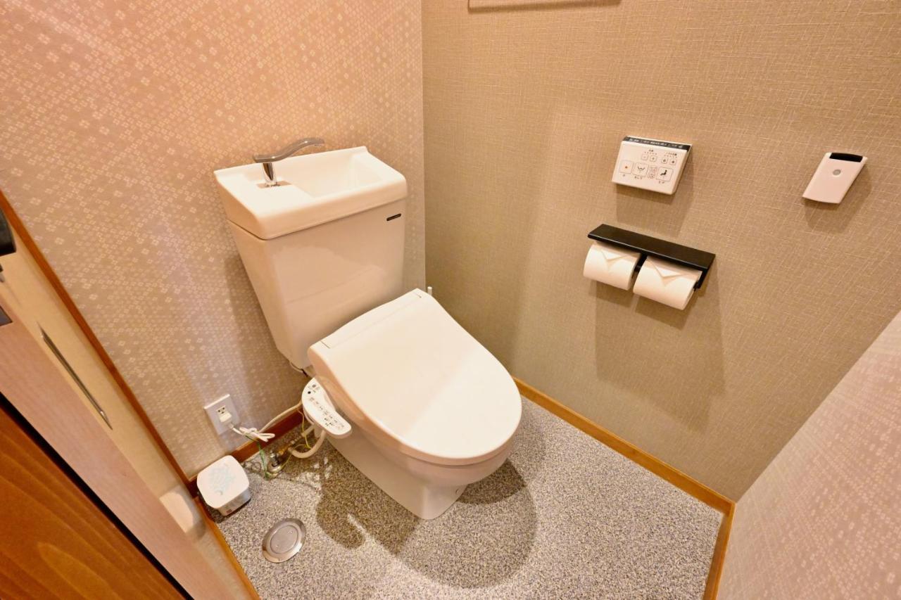 Manabi-Stay Takayama Sakura 提携駐車場利用可 古い町並みまで徒歩1分 最大9名宿泊可能な一等地で人工温泉を楽しむ Exteriér fotografie