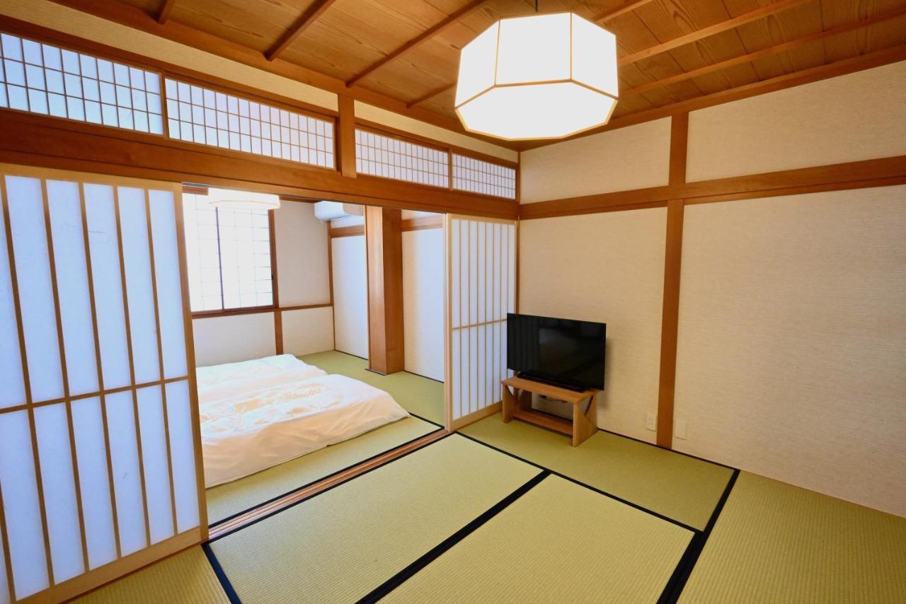 Manabi-Stay Takayama Sakura 提携駐車場利用可 古い町並みまで徒歩1分 最大9名宿泊可能な一等地で人工温泉を楽しむ Exteriér fotografie